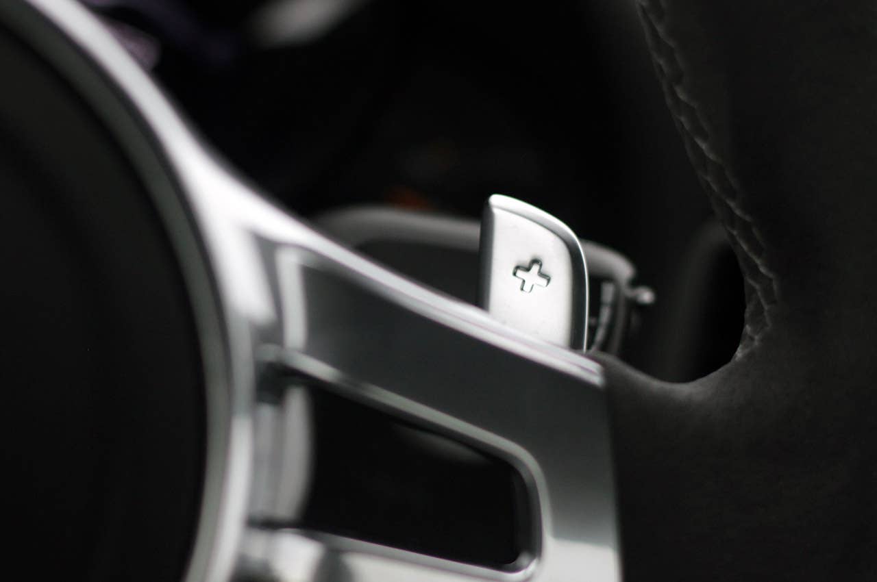 2014 Porsche 911 GT3 paddle shifter