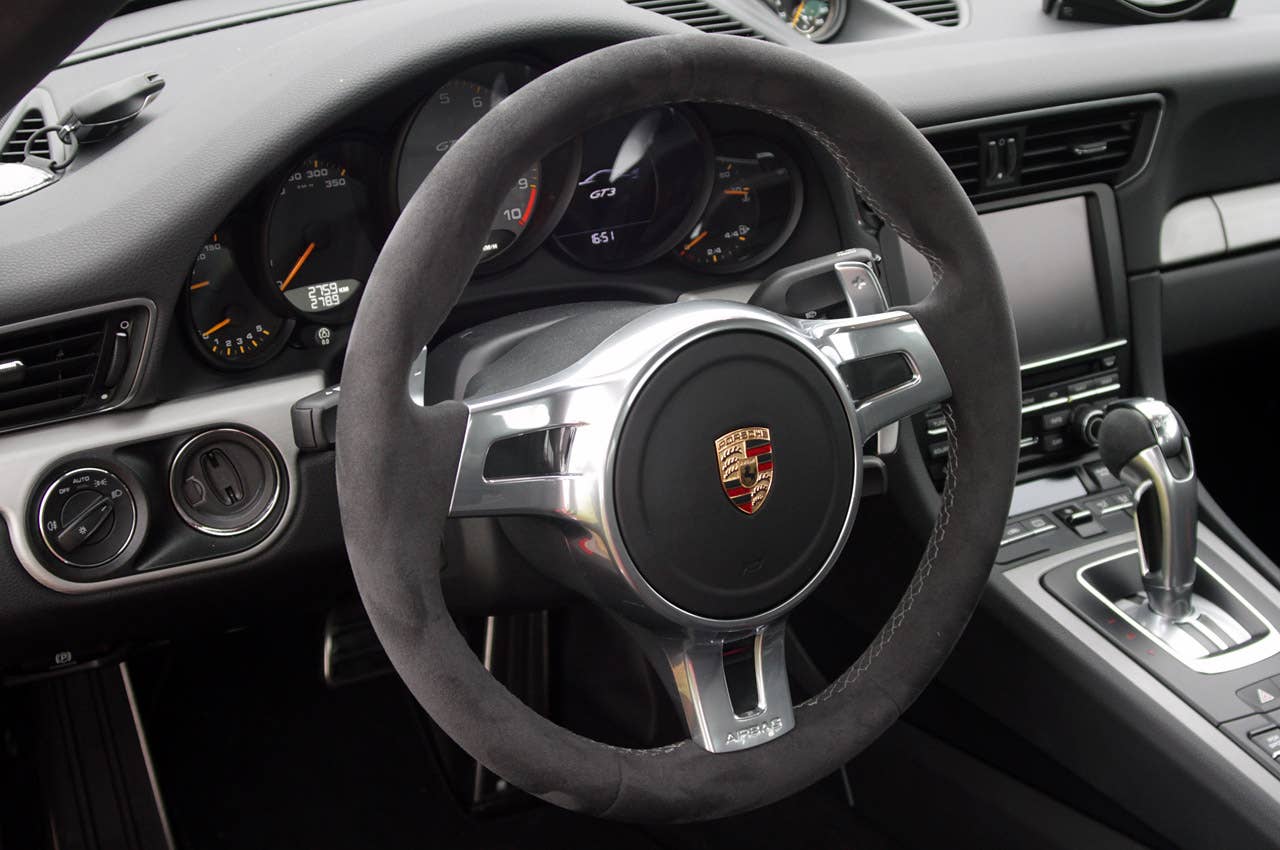 2014 Porsche 911 GT3 steering wheel