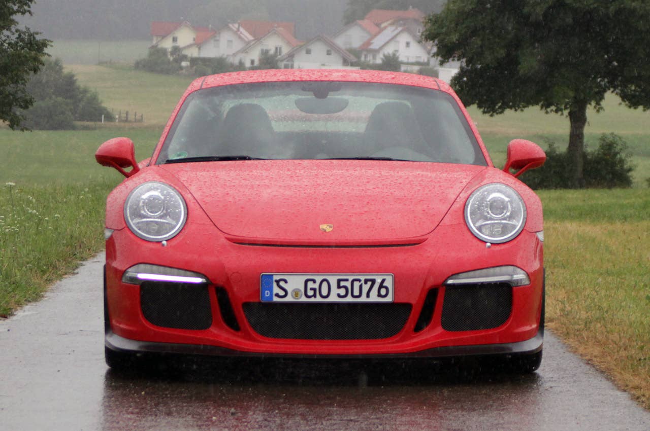 2014 Porsche 911 GT3 front view