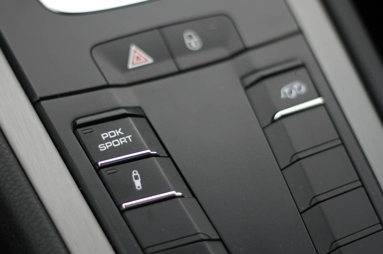 2014 Porsche 911 GT3 sport button