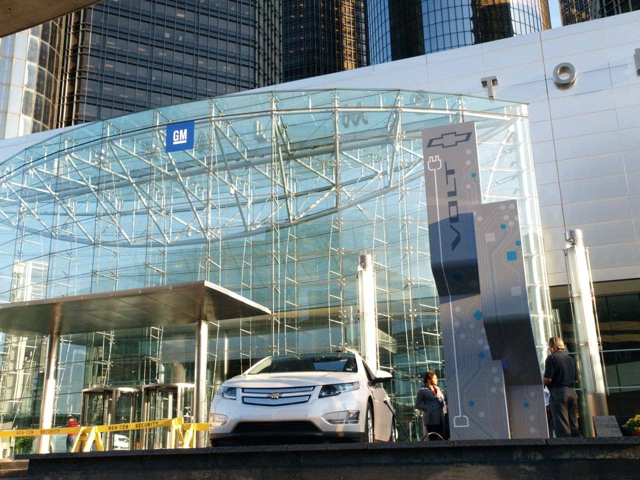 Chevy Volt Charging at the RenCen