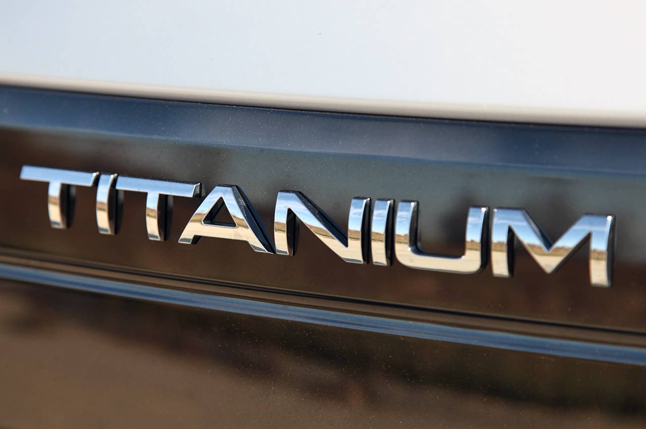 2011 Ford Flex Titanium badge