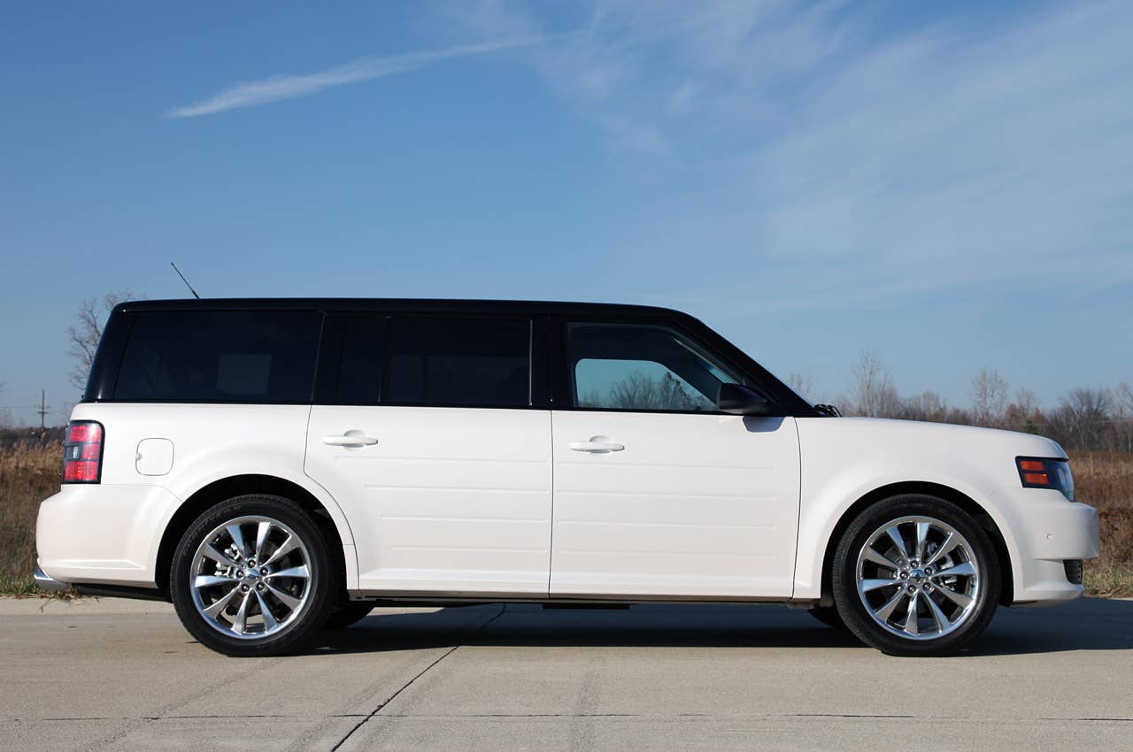 2011 Ford Flex Titanium side view