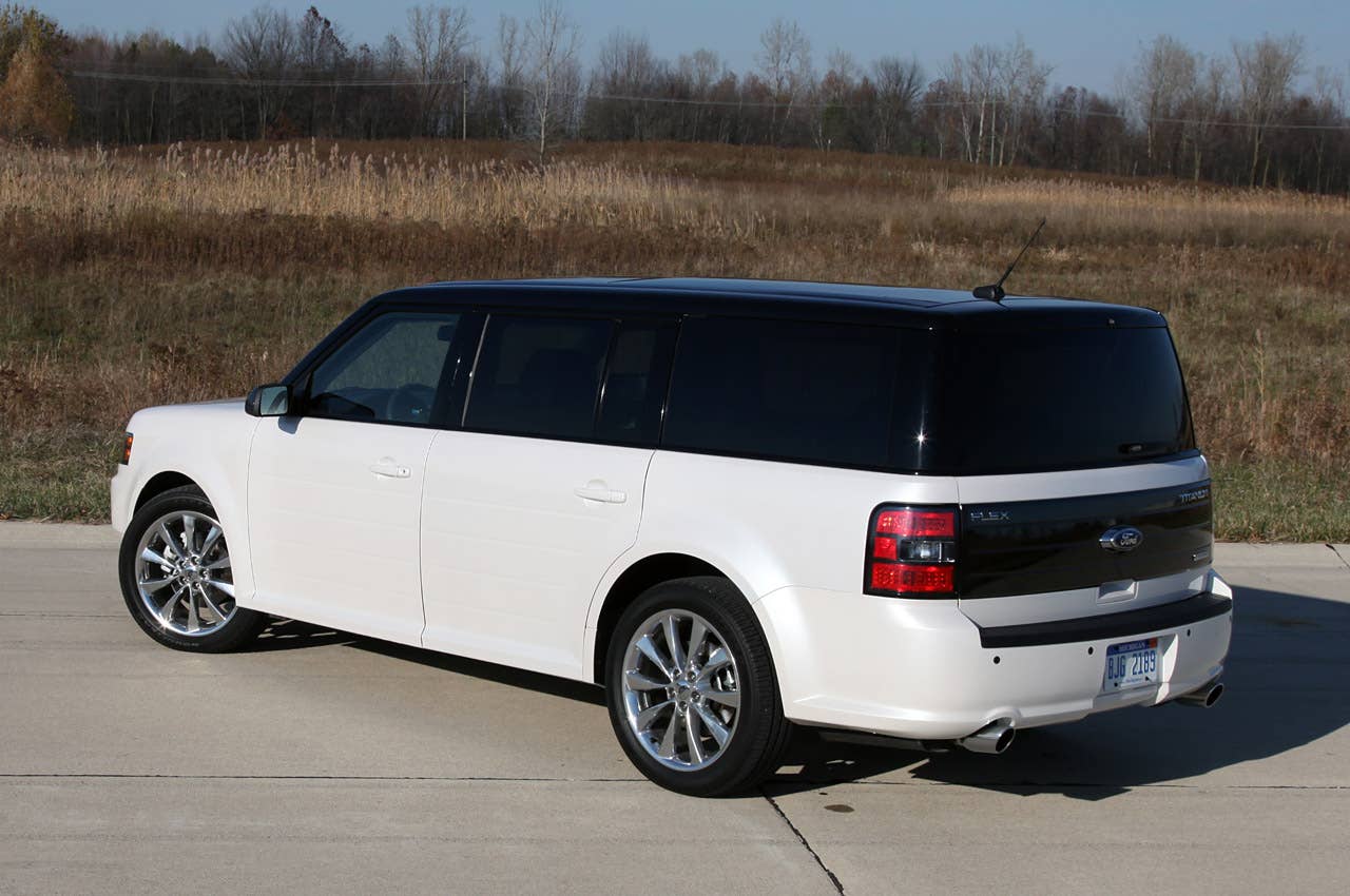 2011 Ford Flex Titanium rear 3/4 view