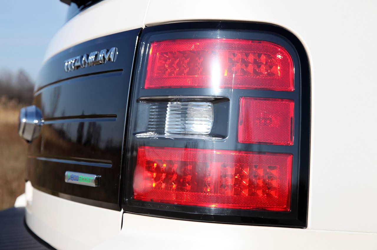 2011 Ford Flex Titanium taillight