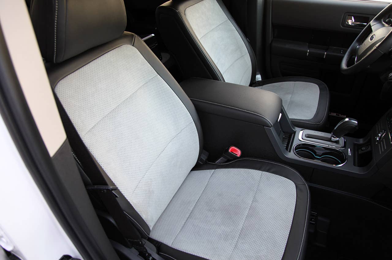 2011 Ford Flex Titanium front seats