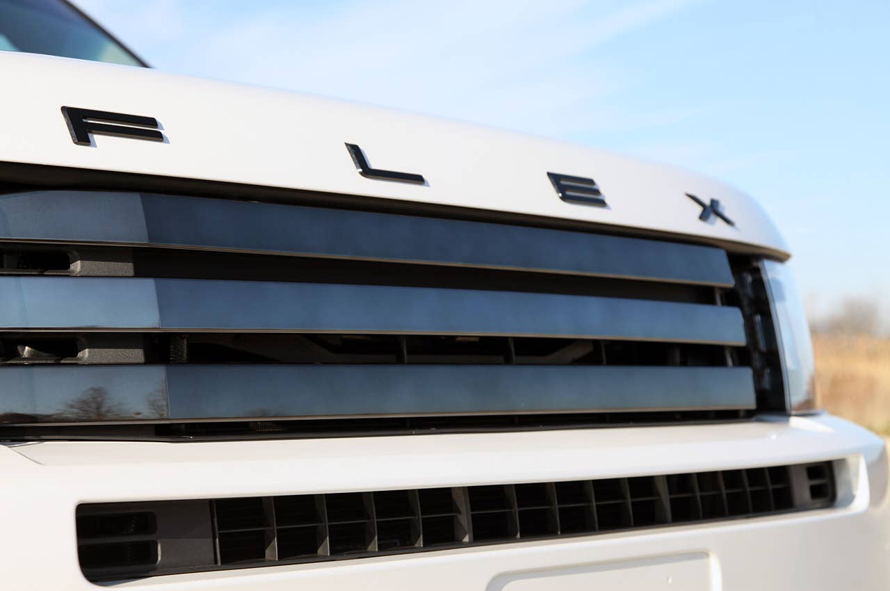2011 Ford Flex Titanium grille