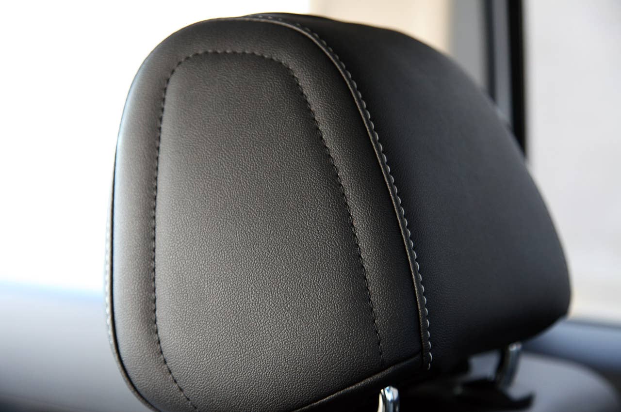 2011 Ford Flex Titanium headrest