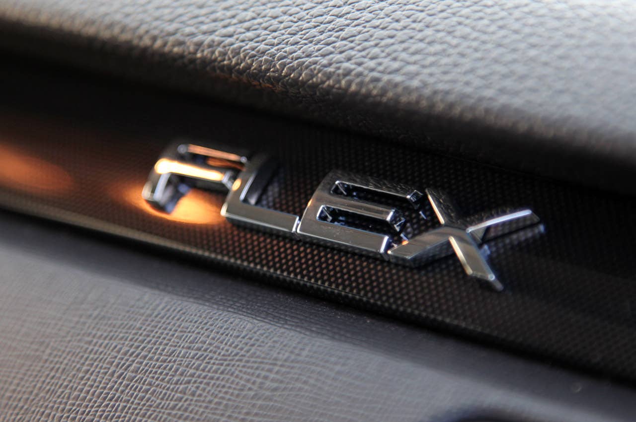 2011 Ford Flex Titanium badge