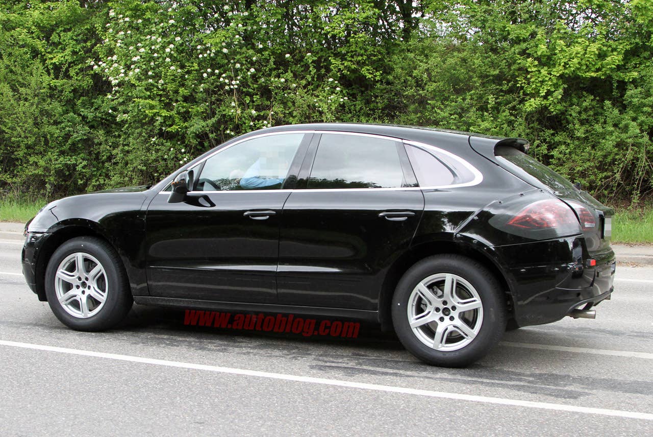 Porsche Macan rear 3/4