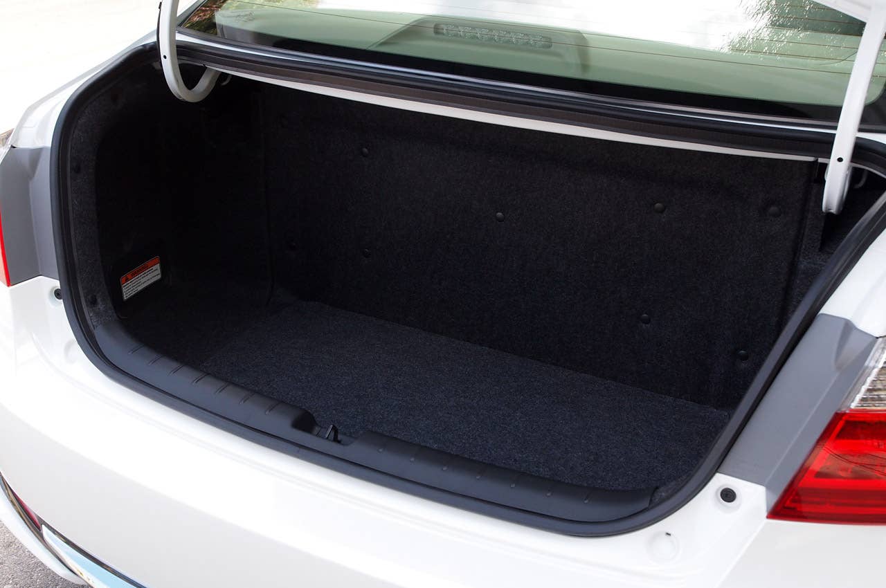 2014 Honda Accord Plug-In Hybrid trunk