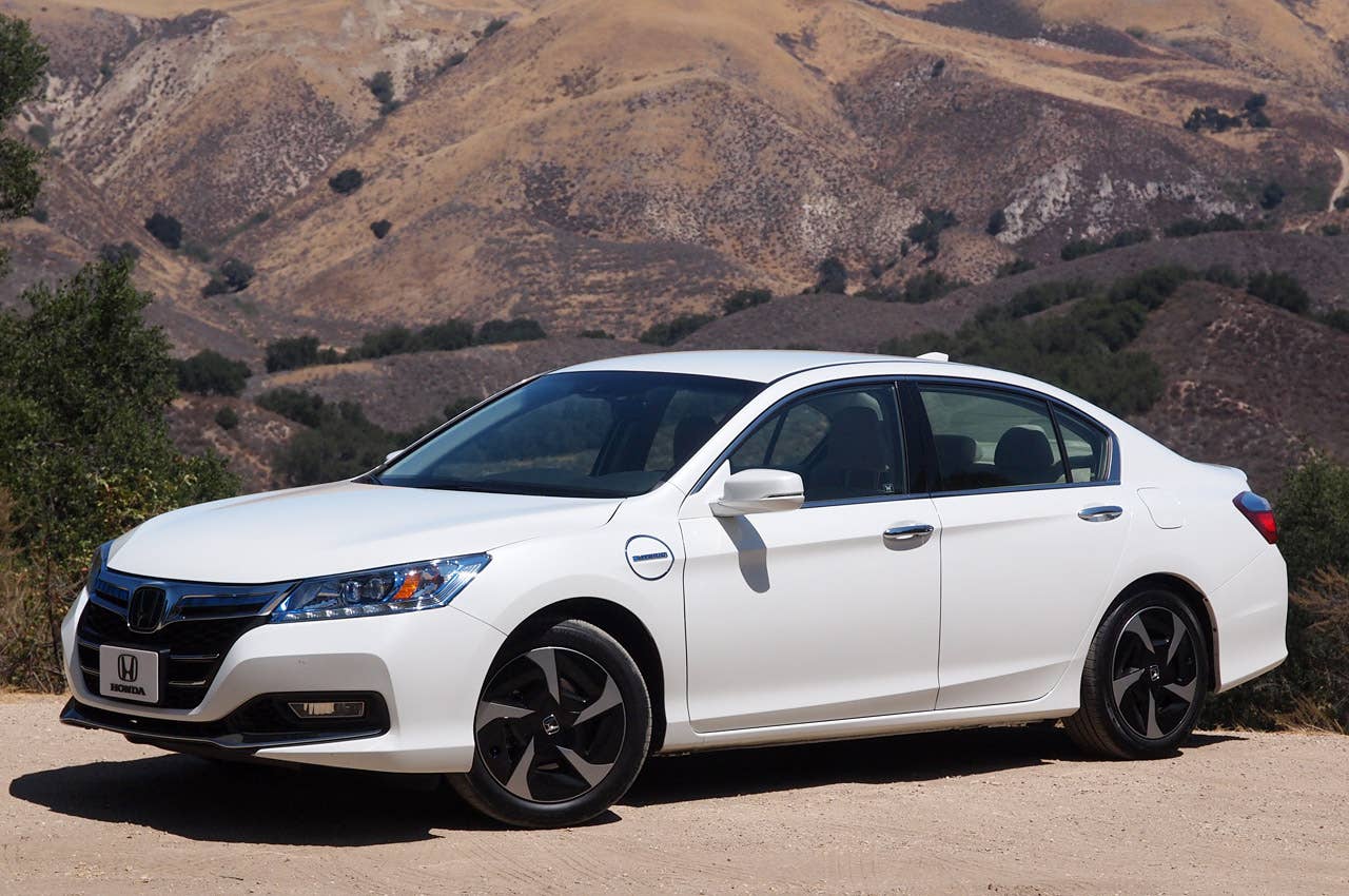 2014 Honda Accord Plug-In Hybrid front 3/4 view