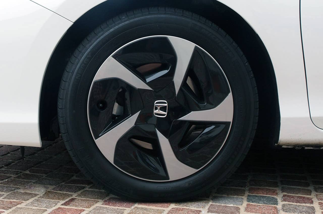 2014 Honda Accord Plug-In Hybrid wheel