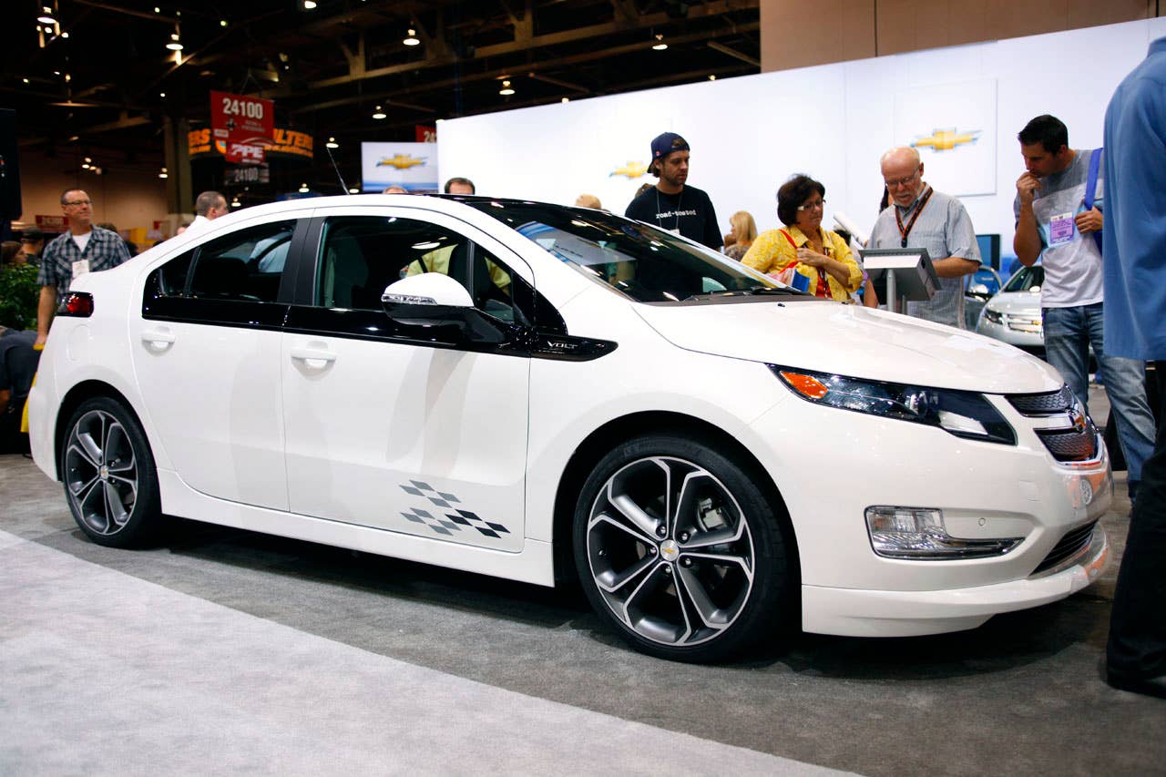 2011 Chevrolet Volt Z-Spec front 3/4