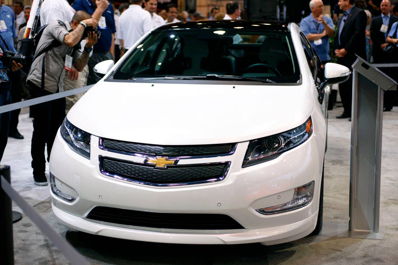 2011 Chevrolet Volt Z-Spec front