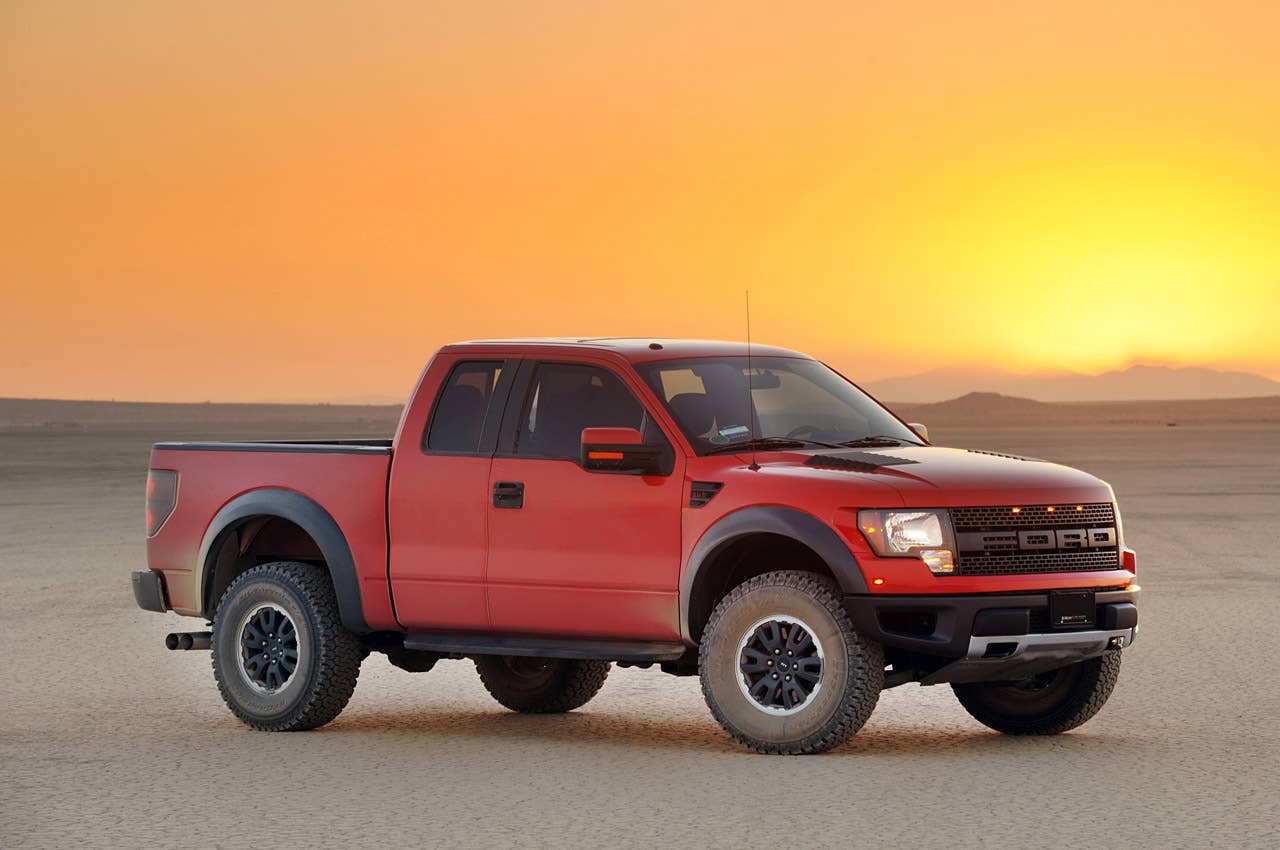 2010 Ford F-150 SVT Raptor 6.2 front 3/4 view
