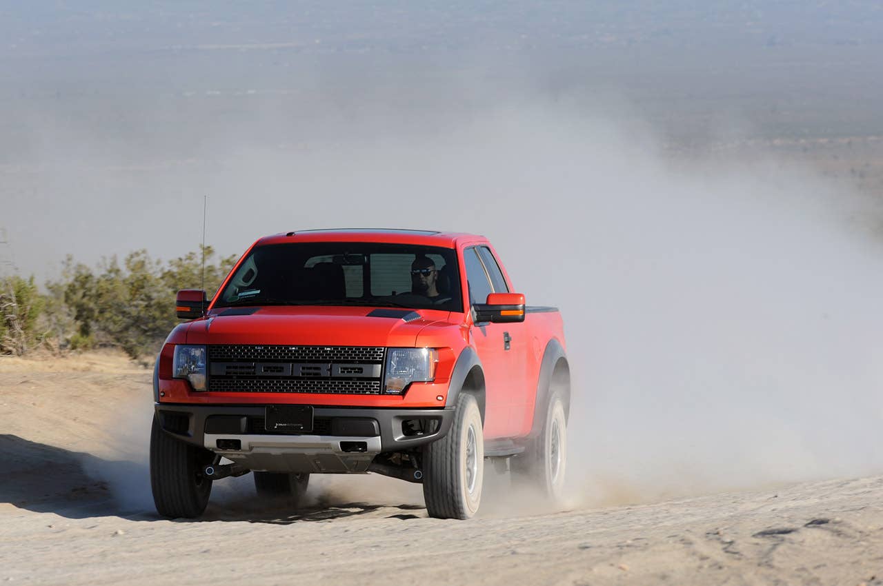 2010 Ford F-150 SVT Raptor 6.2 off-roading