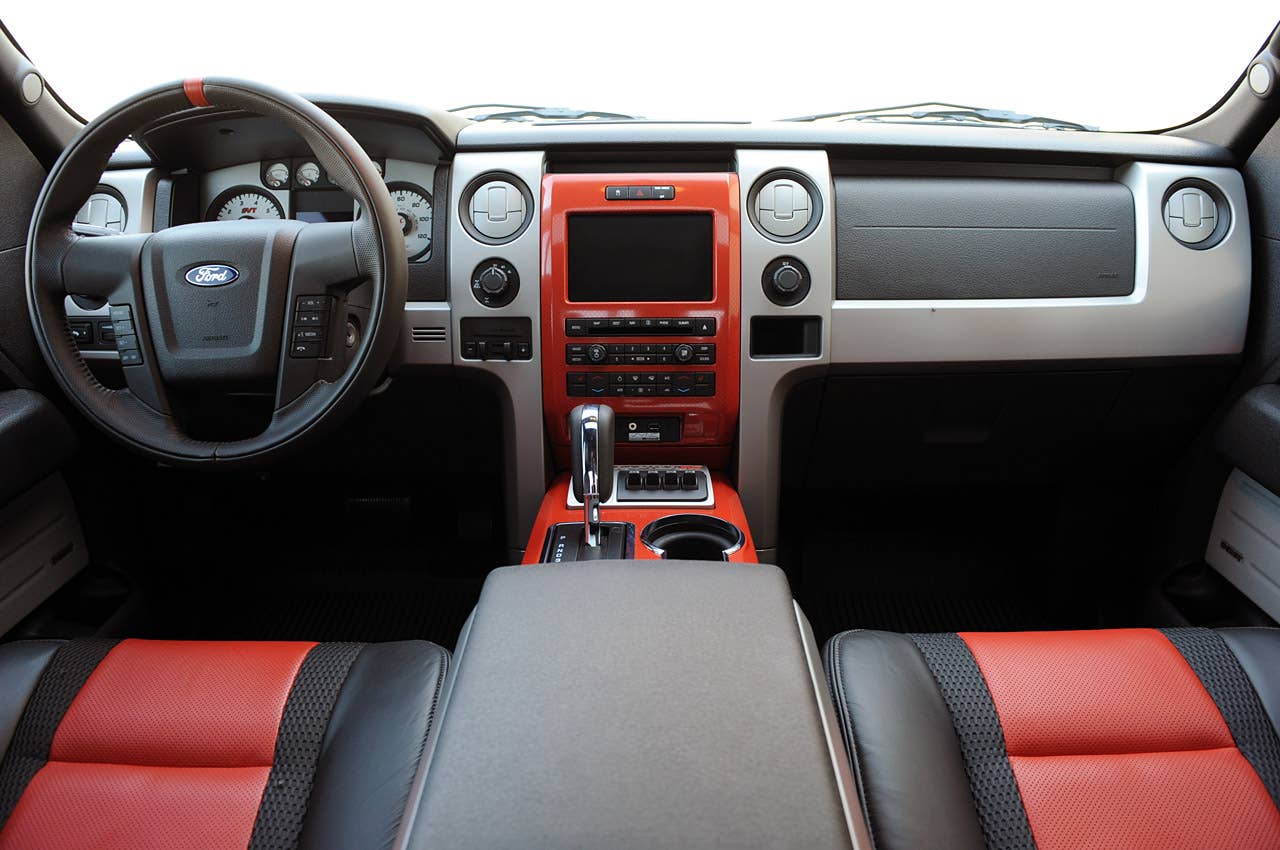 2010 Ford F-150 SVT Raptor 6.2 interior
