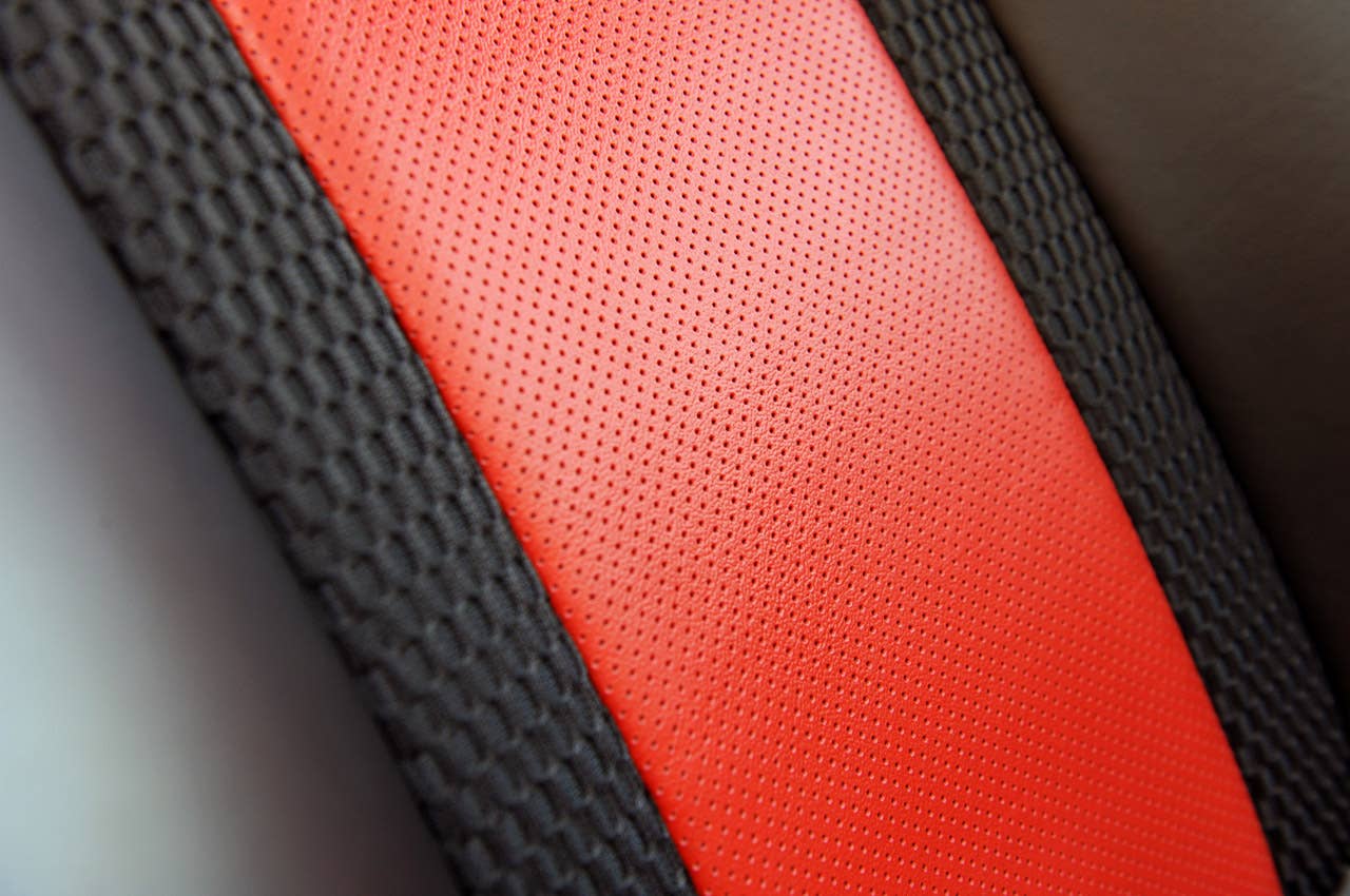 2010 Ford F-150 SVT Raptor 6.2 seats