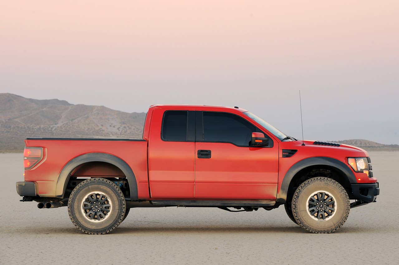 2010 Ford F-150 SVT Raptor 6.2 side view