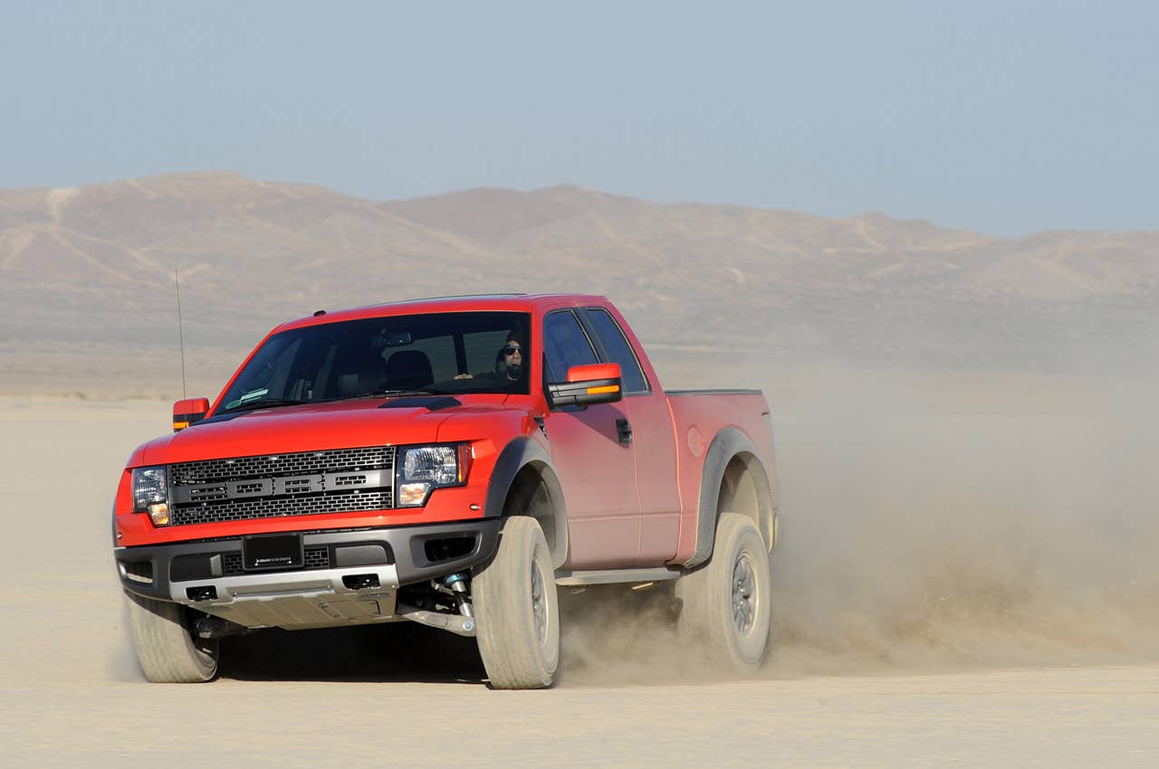 2010 Ford F-150 SVT Raptor 6.2 off-roading