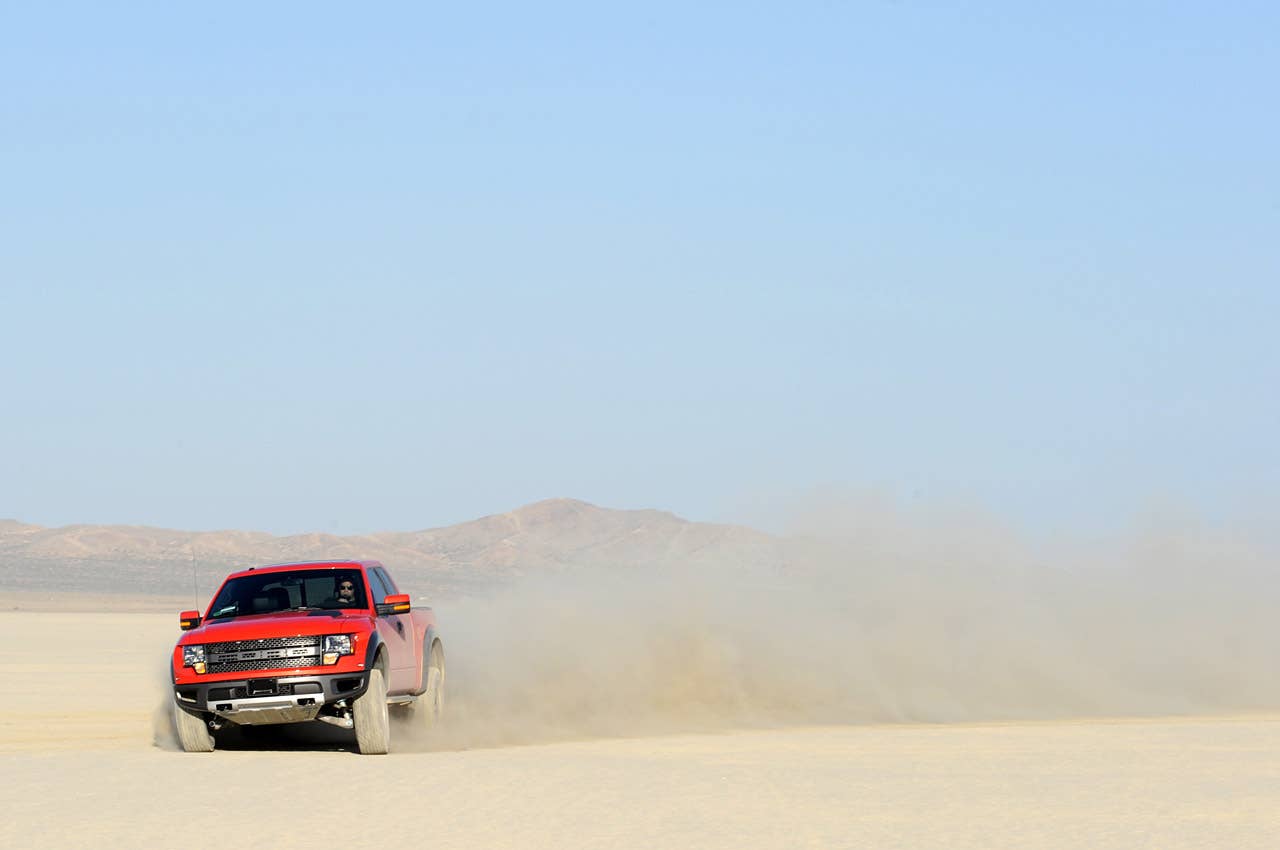 2010 Ford F-150 SVT Raptor 6.2 off-roading