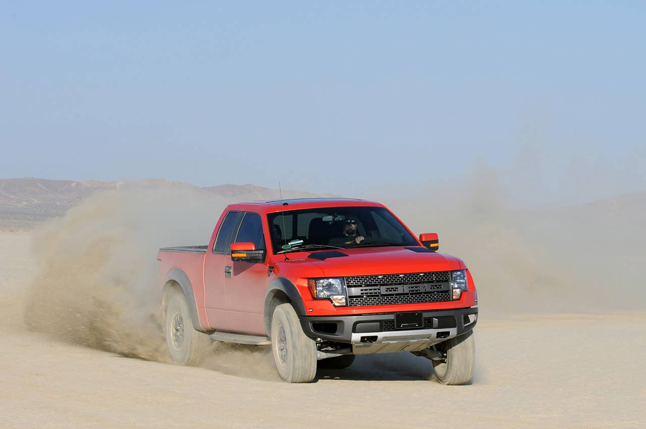 2010 Ford F-150 SVT Raptor 6.2 off-roading