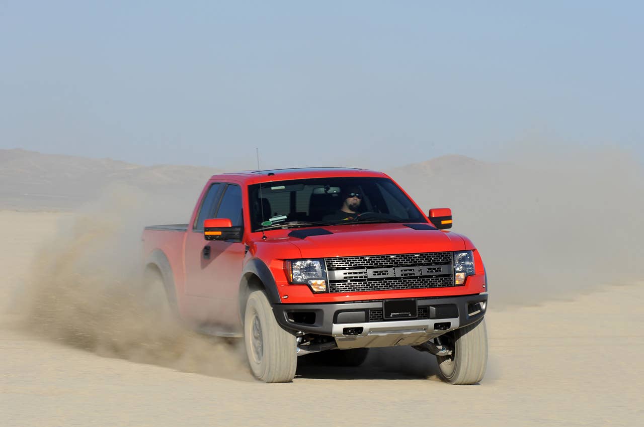 2010 Ford F-150 SVT Raptor 6.2 off-roading