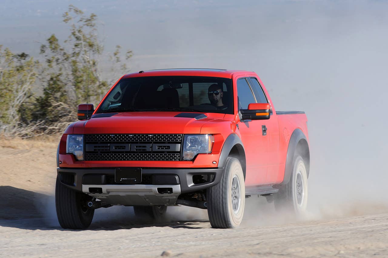 2010 Ford F-150 SVT Raptor 6.2 off-roading
