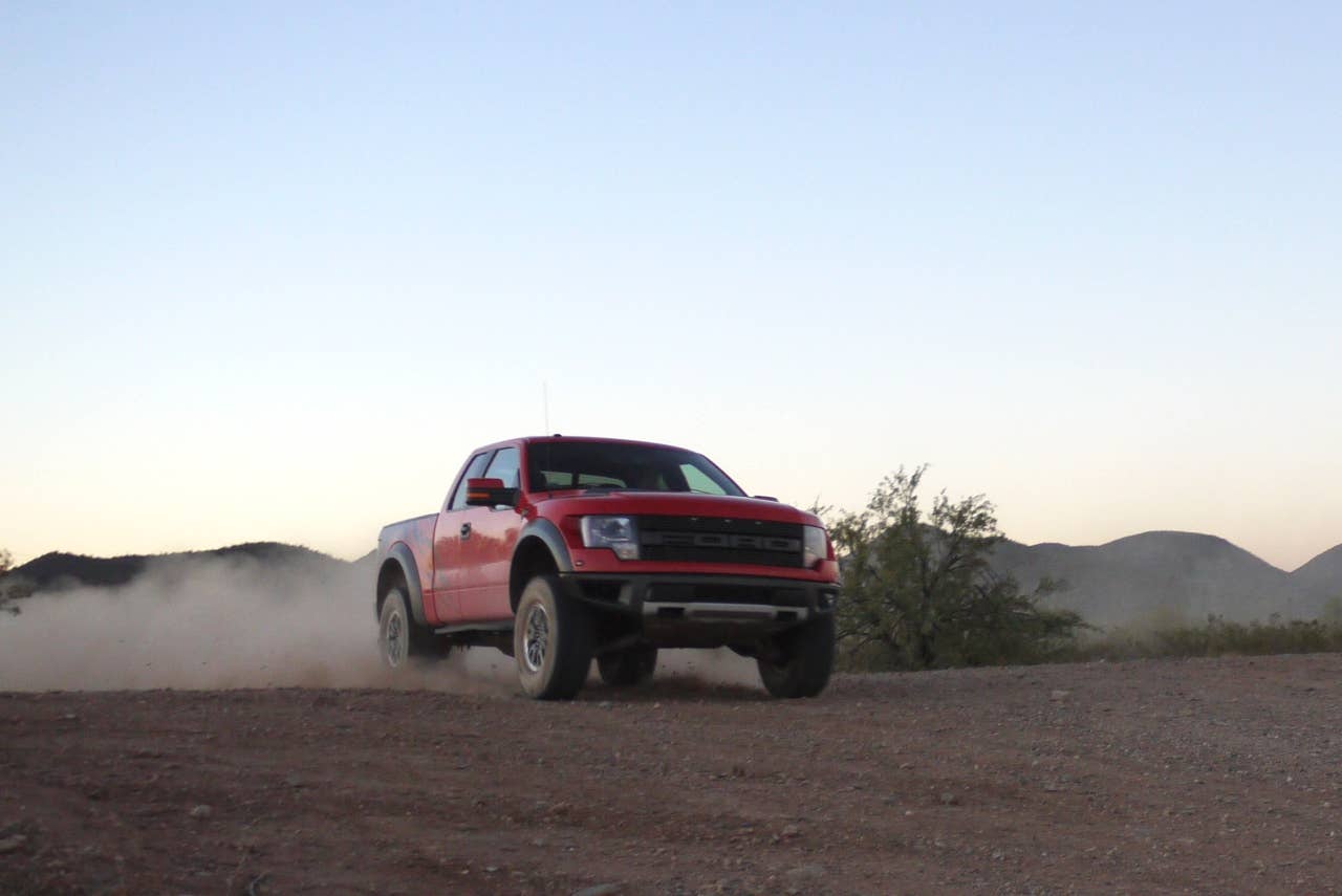 2010 Ford F-150 SVT Raptor 6.2 jumping