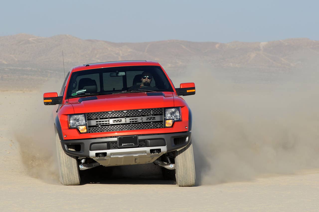 2010 Ford F-150 SVT Raptor 6.2 off-roading
