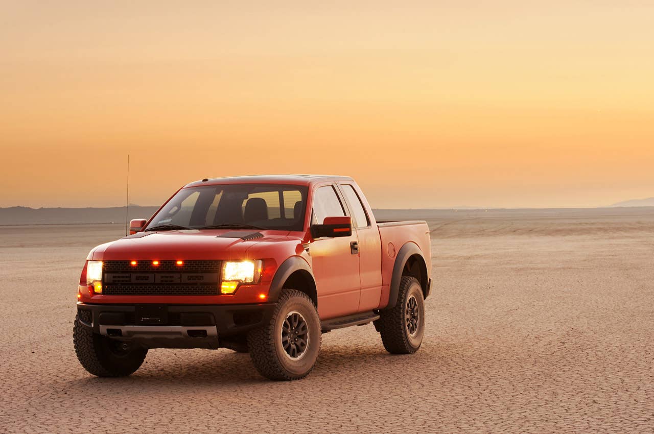 2010 Ford F-150 SVT Raptor 6.2 front 3/4 view