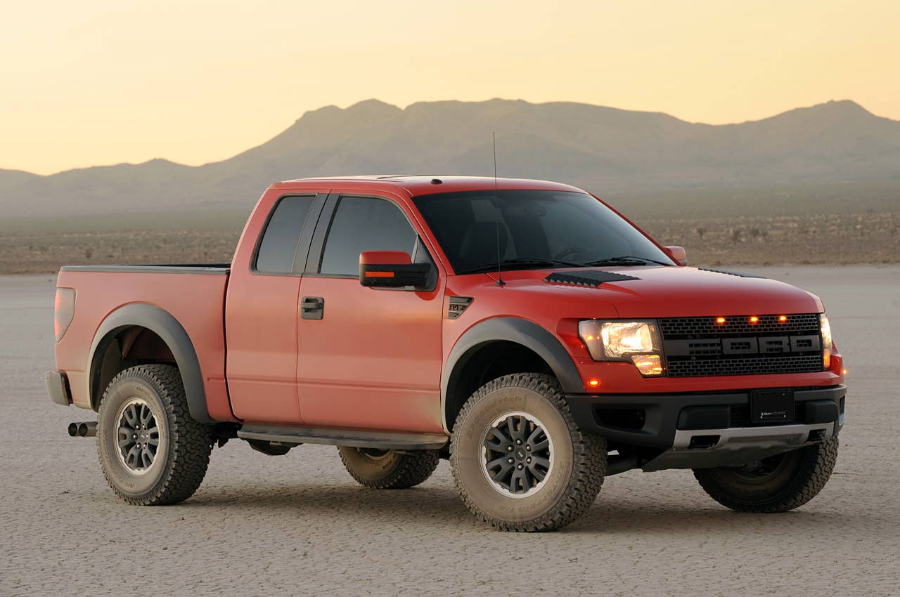 2010 Ford F-150 SVT Raptor 6.2 front 3/4 view