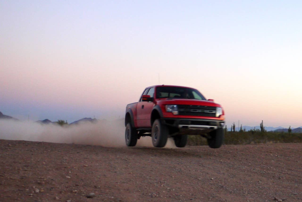 2010 Ford F-150 SVT Raptor 6.2 jumping