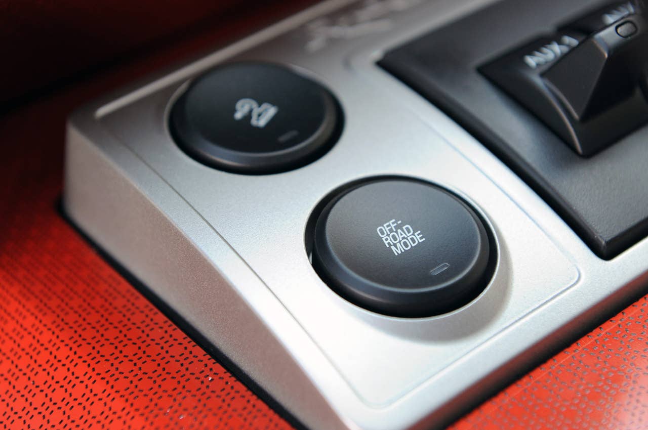 2010 Ford F-150 SVT Raptor 6.2 off-road mode button