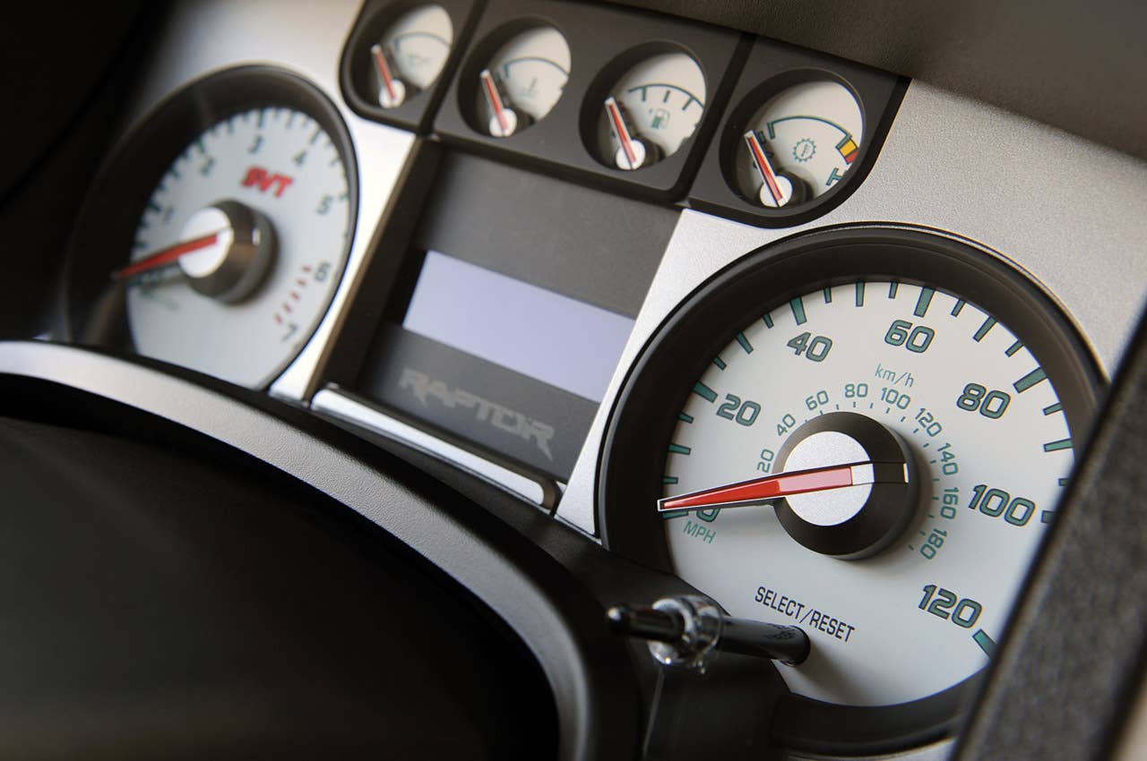 2010 Ford F-150 SVT Raptor 6.2 gauges