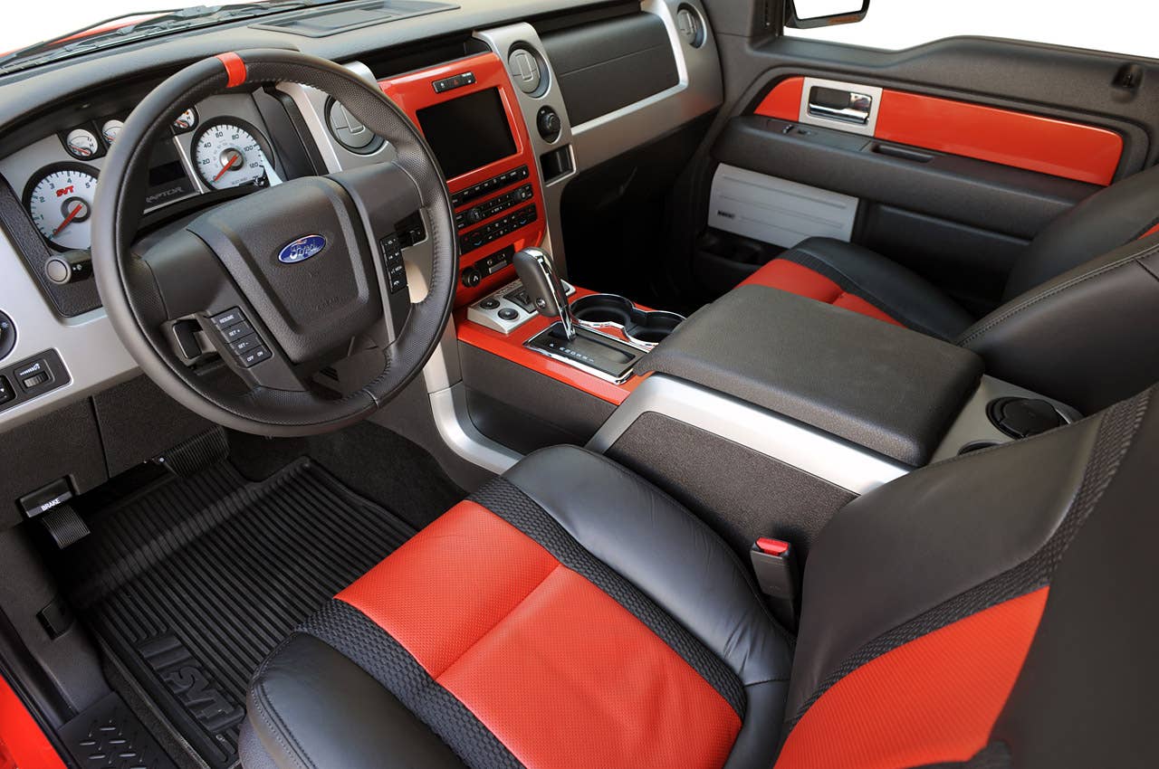 2010 Ford F-150 SVT Raptor 6.2 interior