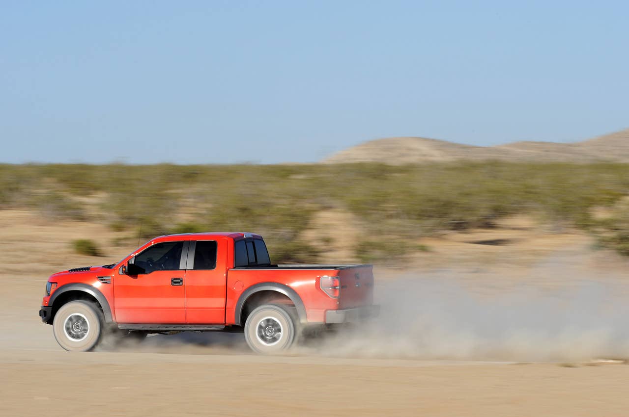 2010 Ford F-150 SVT Raptor 6.2 off-roading