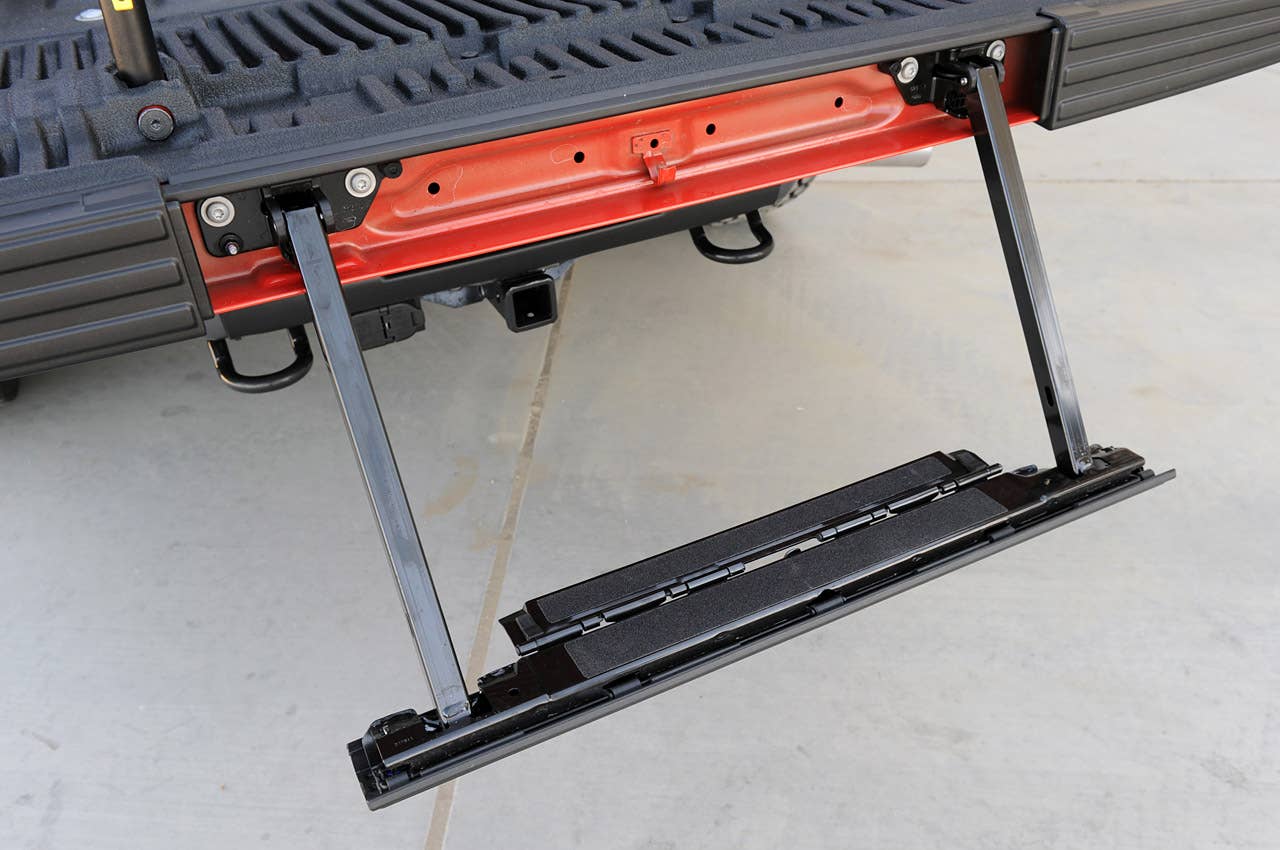2010 Ford F-150 SVT Raptor 6.2 rear step