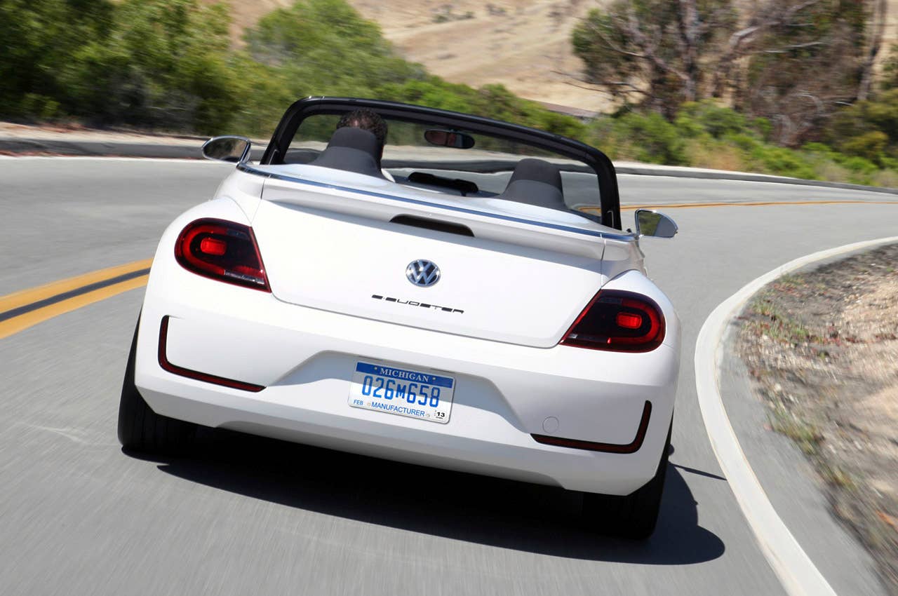 Volkswagen E-Bugster Concept driving