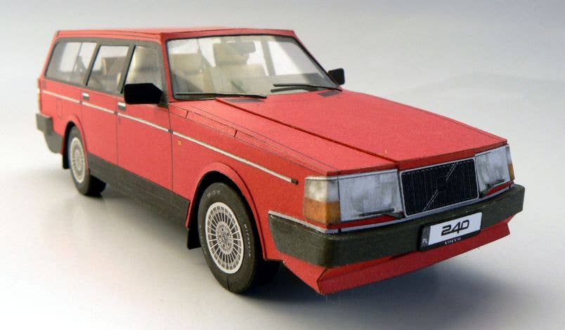 Papercraft Volvo 240 front 3/4