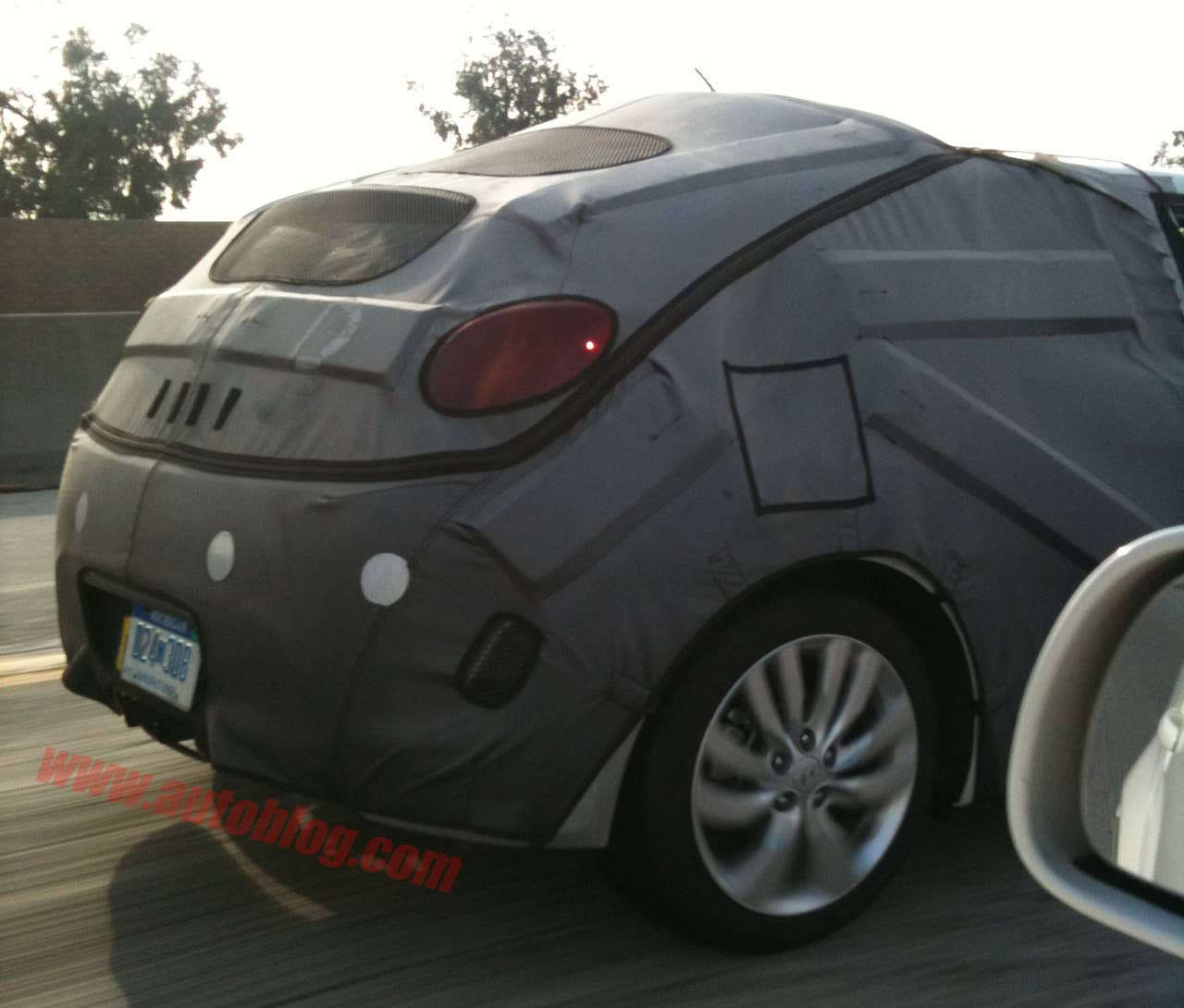 Spy Shots: Hyundai Veloster