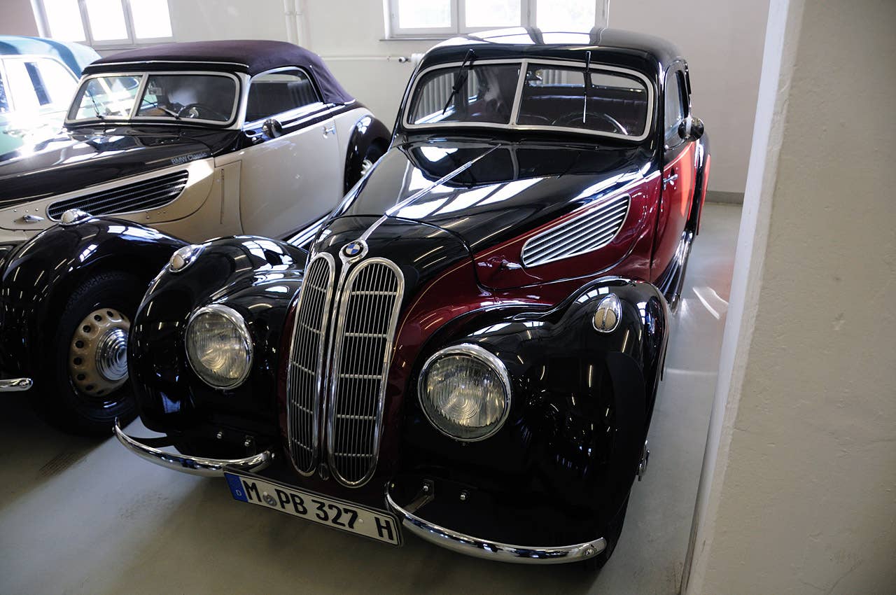 BMW 327