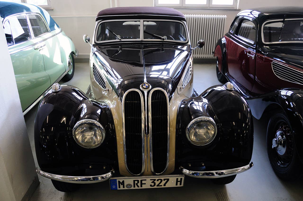BMW 327