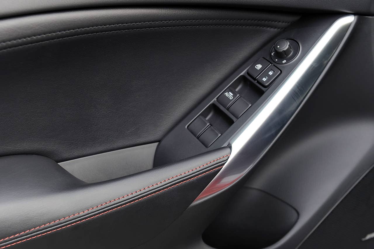 2014 Mazda6 door detail