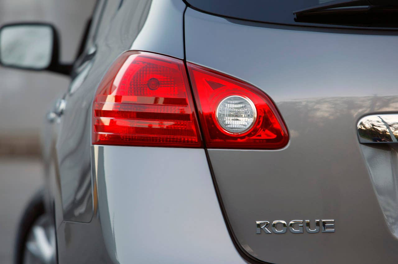 2011 Nissan Rogue taillight