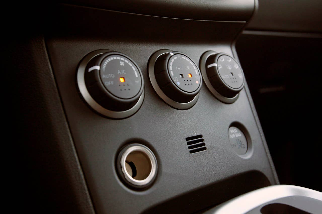 2011 Nissan Rogue HVAC controls