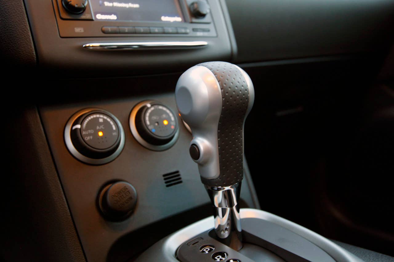 2011 Nissan Rogue shifter