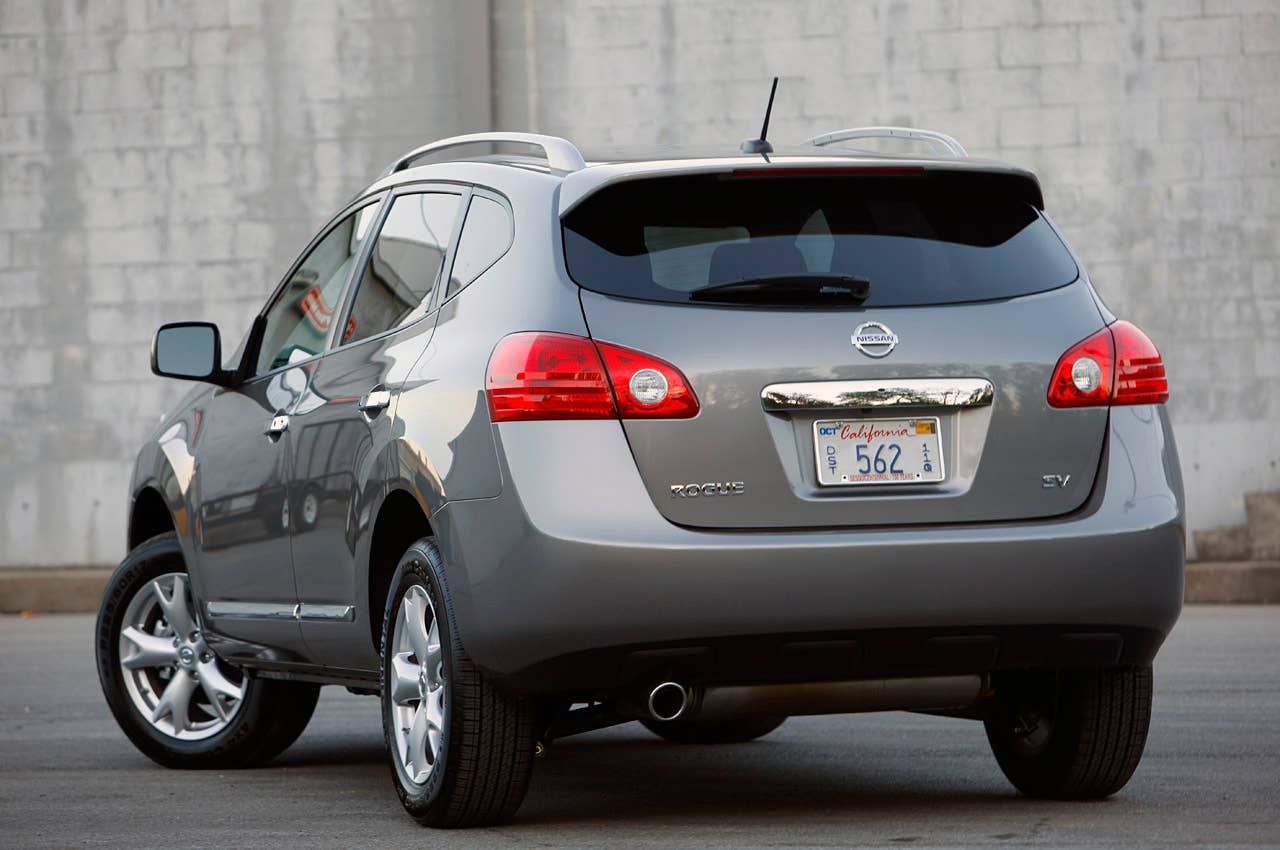 2011 Nissan Rogue rear 3/4 view