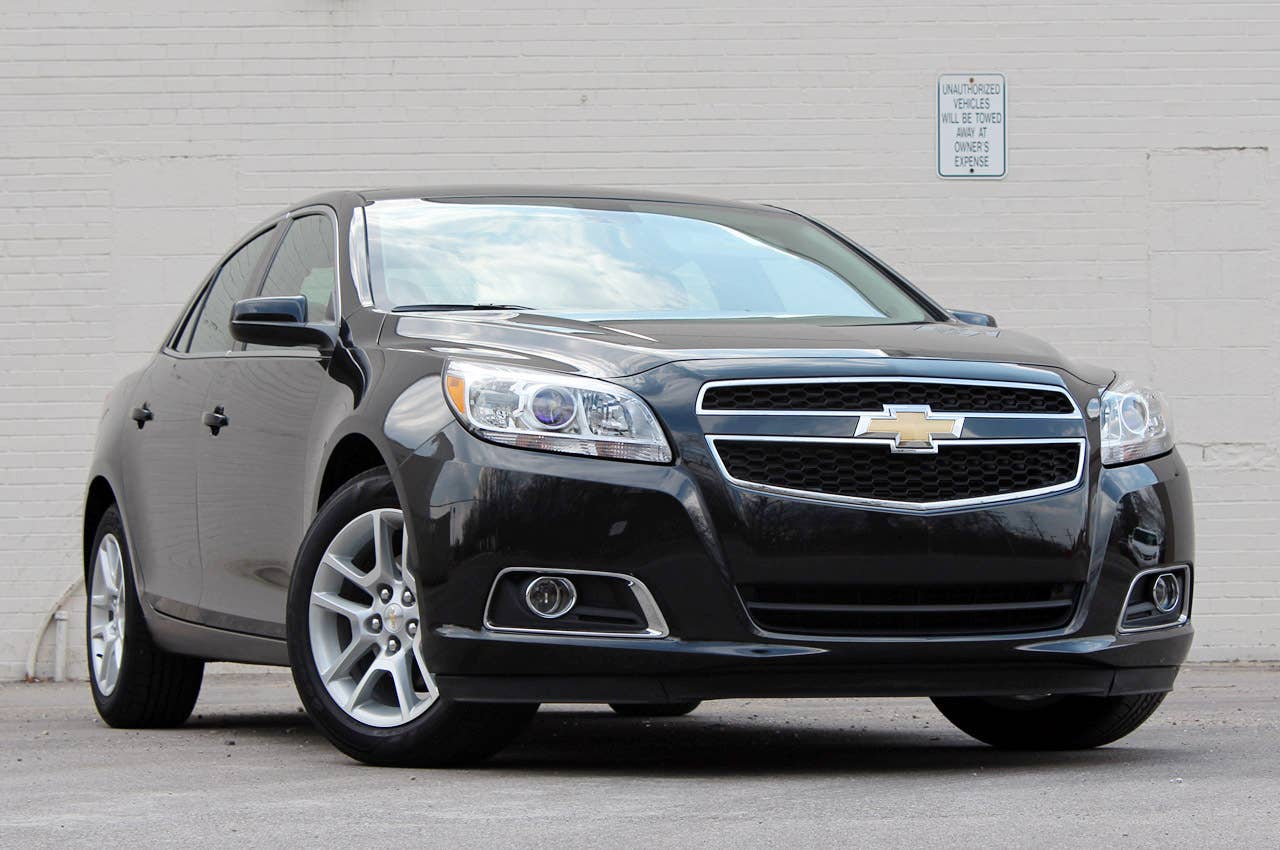 2013 Chevrolet Malibu Eco front 3/4 view